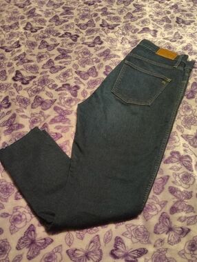 Madewell womens skinny jeans in dark blue with tan leather patch